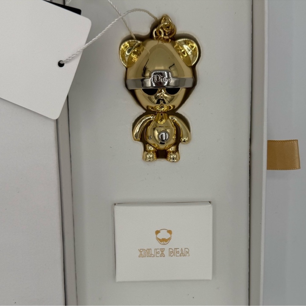 Christian Dior Inlex Bear Keychain Bag
Charm
NWT & Box! - Picture 7 of 13